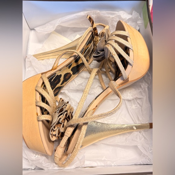 NWT BEBE heels - Picture 9 of 9